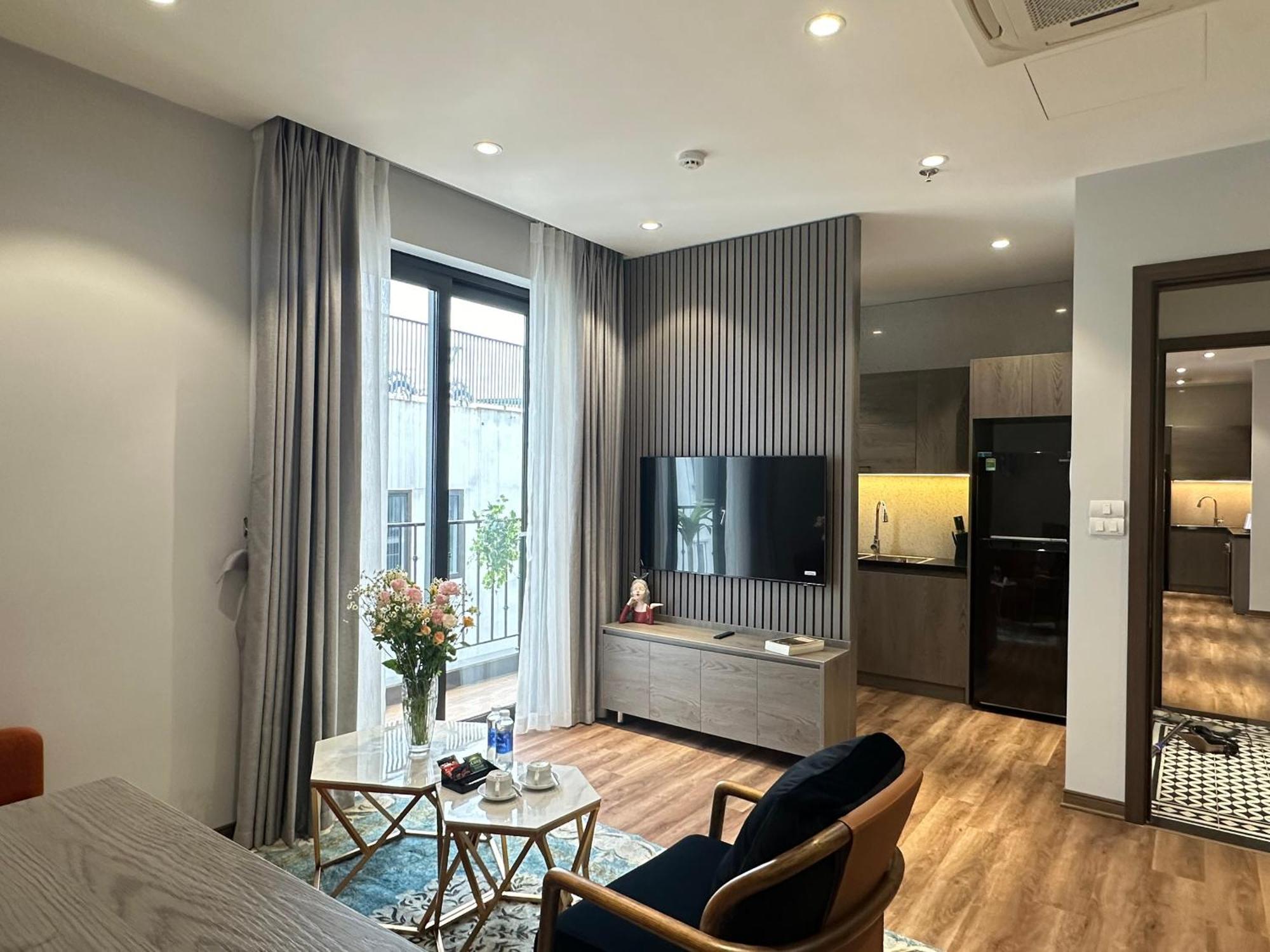 Luxe Paradise Suites Hotel To Ngoc Van ハノイ市 エクステリア 写真