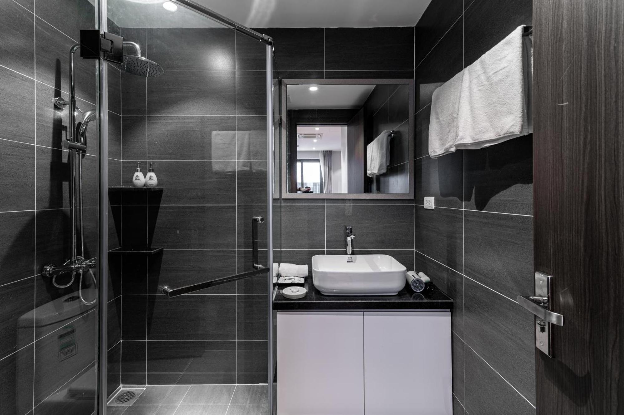 Luxe Paradise Suites Hotel To Ngoc Van ハノイ市 エクステリア 写真