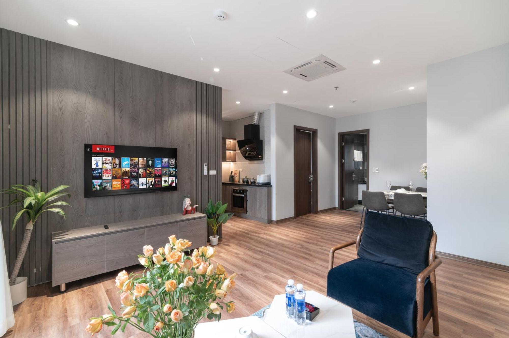 Luxe Paradise Suites Hotel To Ngoc Van ハノイ市 エクステリア 写真