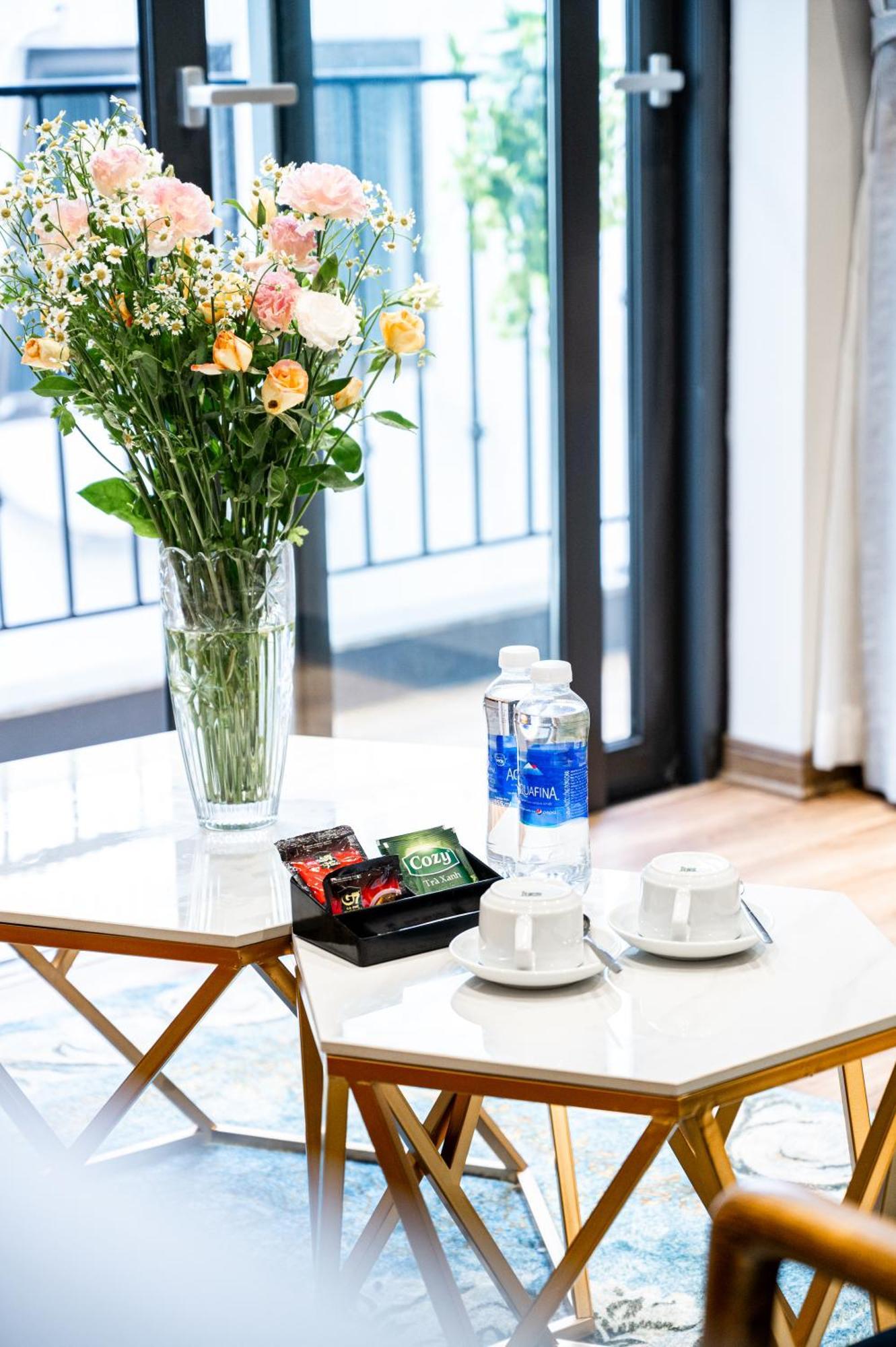 Luxe Paradise Suites Hotel To Ngoc Van ハノイ市 エクステリア 写真